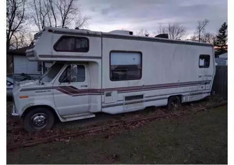 1987 class c 27 foot Ford Freedom  Rv